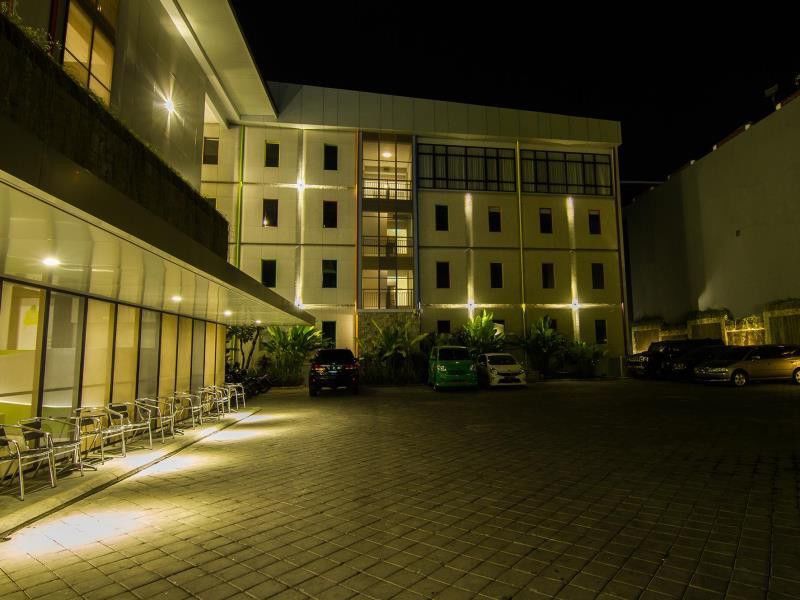 Urban Styles Hitz Kuta Hotel Кута Екстериор снимка