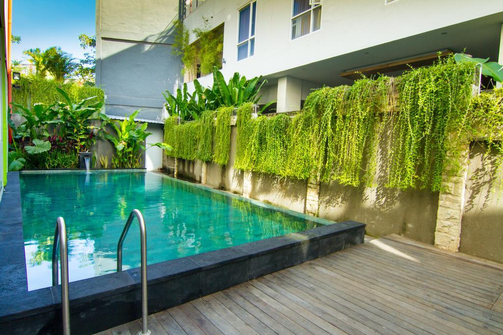 Urban Styles Hitz Kuta Hotel Кута Екстериор снимка