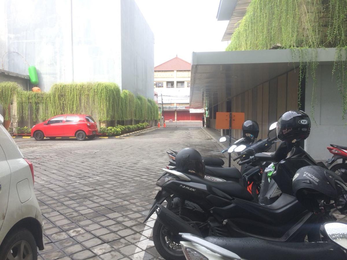 Urban Styles Hitz Kuta Hotel Кута Екстериор снимка