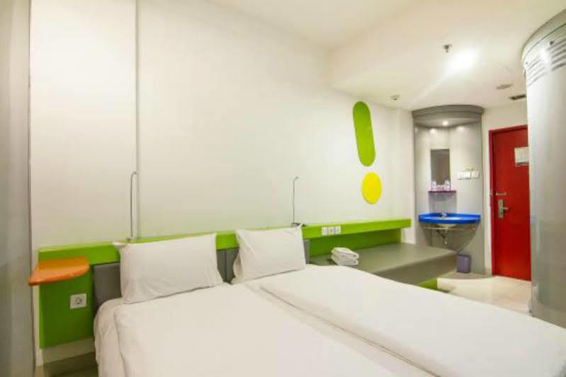 Urban Styles Hitz Kuta Hotel Кута Екстериор снимка